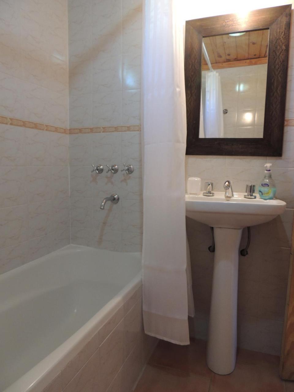 Complejo "Nahuel Pan " Villa Ел Чалтен Екстериор снимка